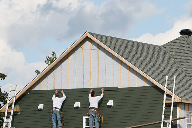 Professional Emergency Siding Repair technician working in Boyce, VA